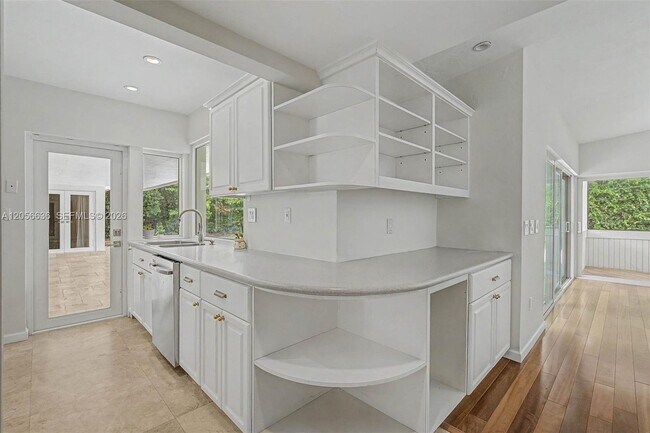Building Photo - 15540 SW 82nd Ct