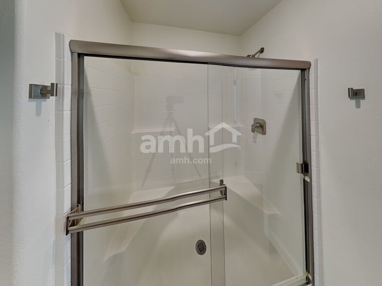 Building Photo - 707 Terrain Star Ave