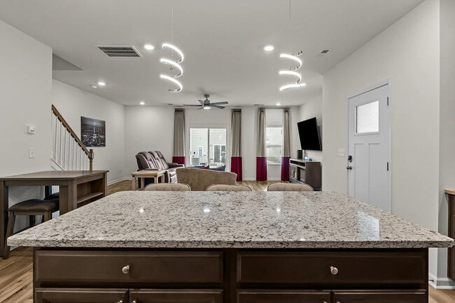 Building Photo - Earn Wealth While Leasing - Like a Homeowner - Lease to Own