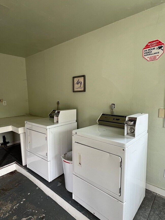 Building Photo - 93754