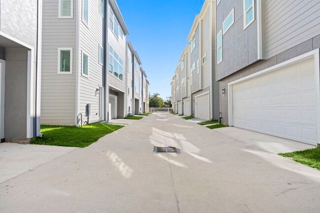 Building Photo - 4017 Ward St