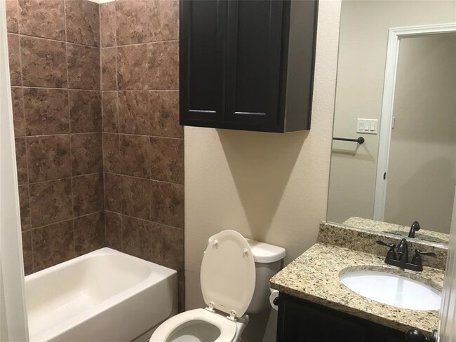Building Photo - 610 Jack Rabbit Ln