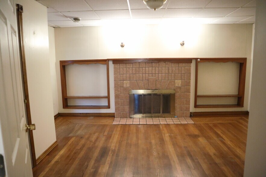 Building Photo - 302 Liberty St