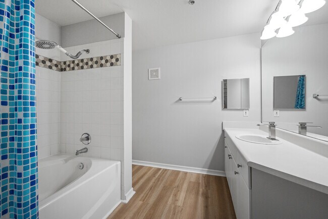 Master Bath - 3591 Kernan Blvd S