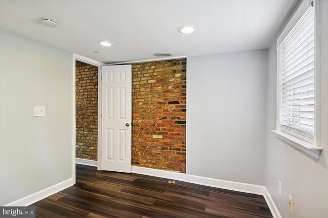 Building Photo - 1609 Olive St