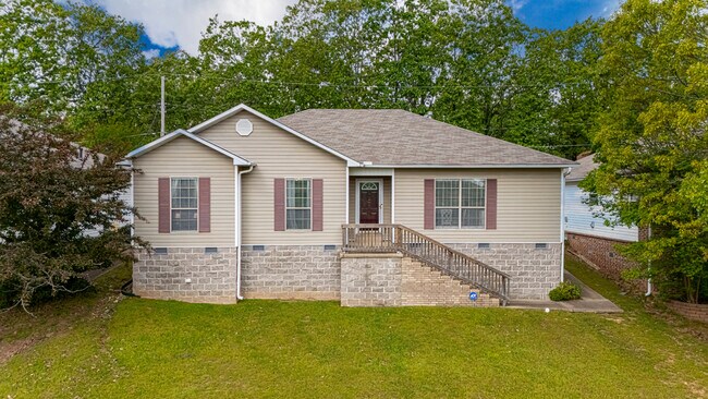 Building Photo - 135 Willow Grove Rd