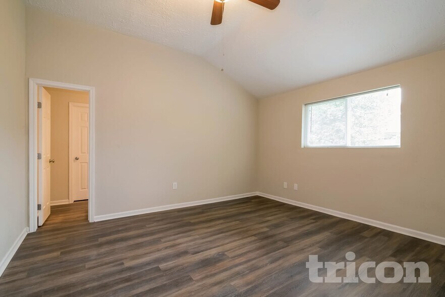 Building Photo - 2011 Marlberry Ln
