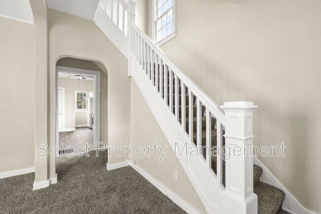 Building Photo - 3712 S Anthony Blvd