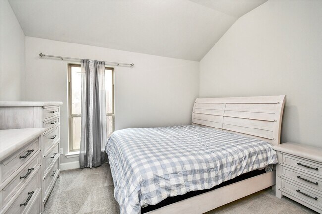 Building Photo - 5042 Albany Shores Ln