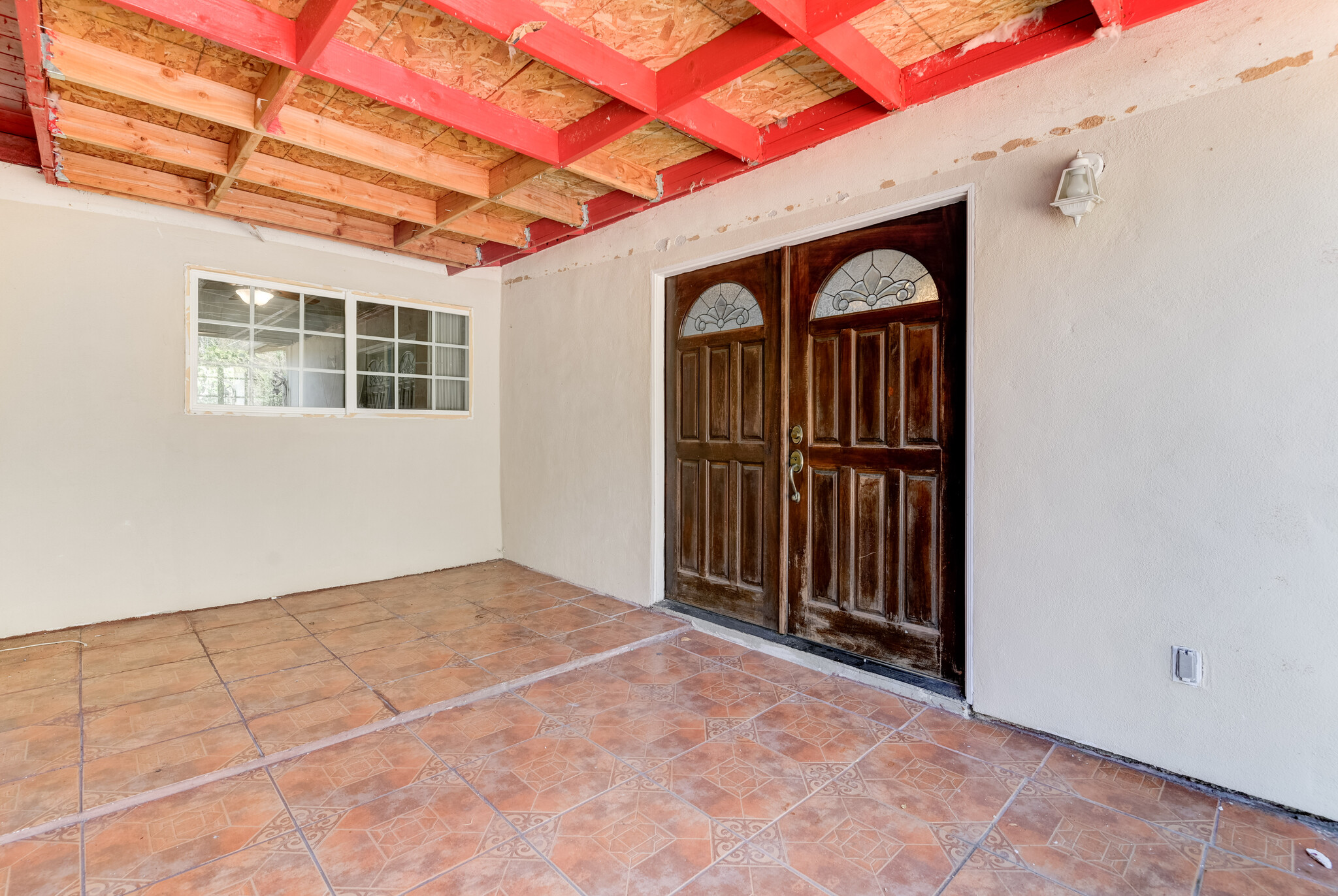 Patio - 2363 Fleetwood St