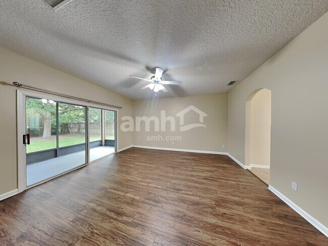 Building Photo - 2110 Thorn Hollow Ct