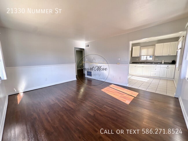 Building Photo - 21330 Nummer St