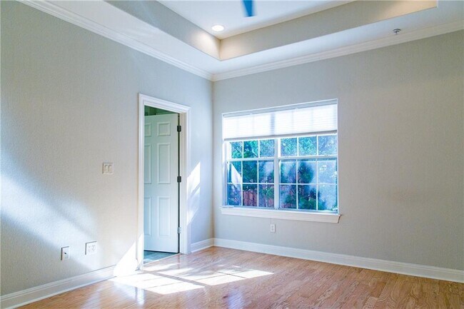 Building Photo - 10300 Morado Cove