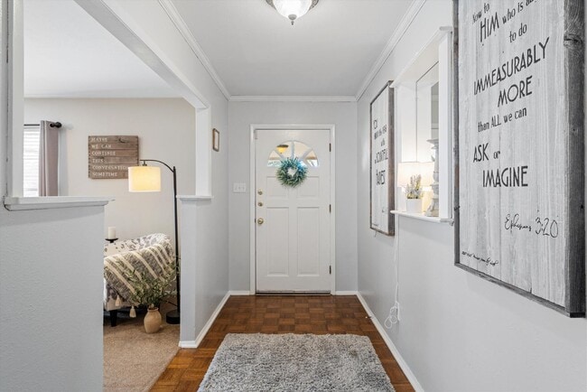 Building Photo - 5601 Westlawn Dr