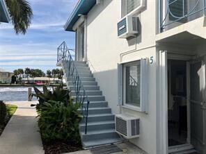 Building Photo - 561 Bayshore Dr