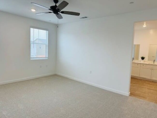 Building Photo - $500 Move In Bonus $2,650 Plum Tree 3 Bd + flex Home, Solar Panels & Battery, NEW Build - Clovis ...