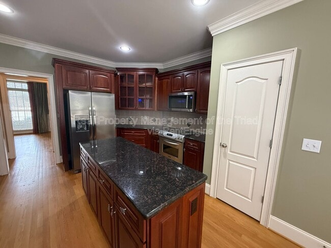 Building Photo - 2528 N Beech Ln