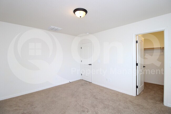 Building Photo - 3939 E Edna Dr