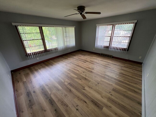 Building Photo - Bright & Spacious 3-Bedroom Home with Large Backyard
