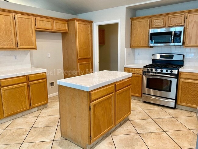 Building Photo - 2601 Fremont Ave