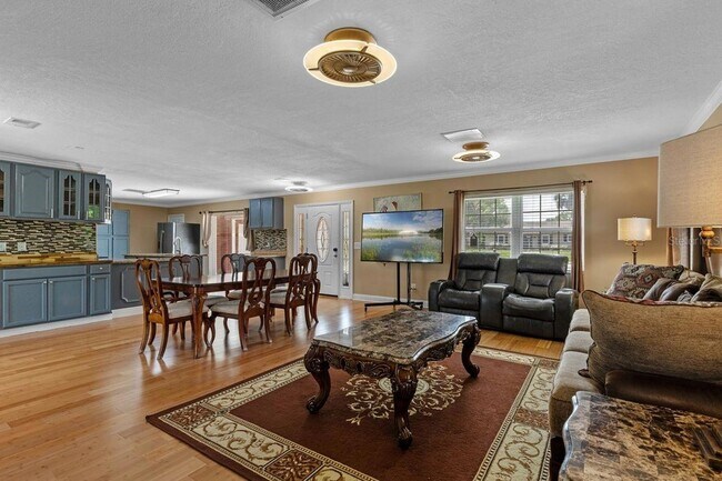 Building Photo - 2622 Hibiscus Ct