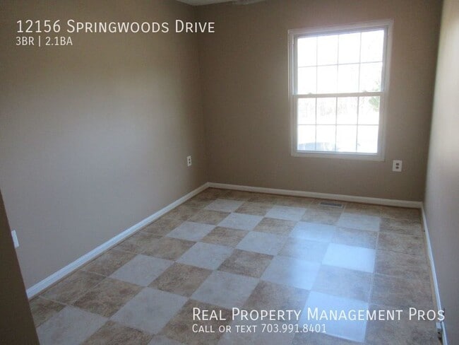 Building Photo - New Paint