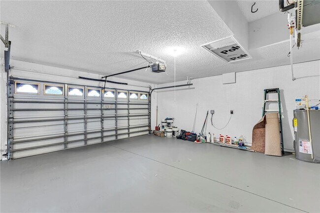 Building Photo - 2031 Wintermere Pointe Dr