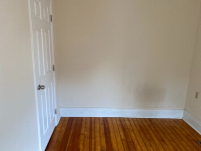 Building Photo - 339 Park Ave