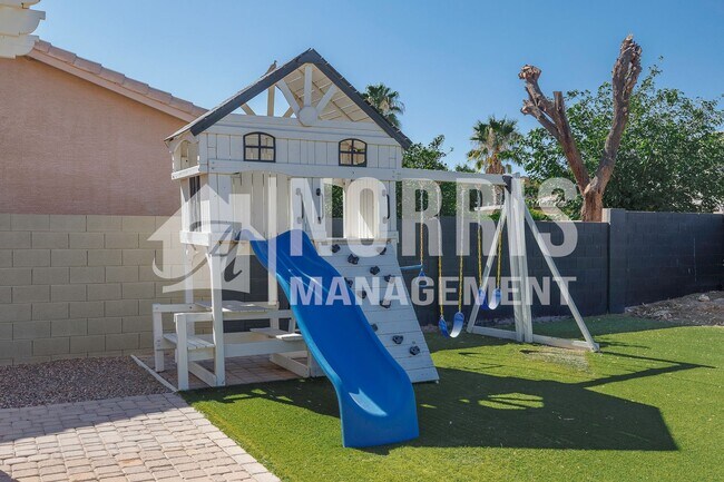 Building Photo - Beautiful Two-Story Home Located in Missio...