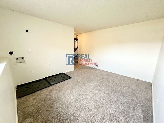 Building Photo - 6825 Overland Dr