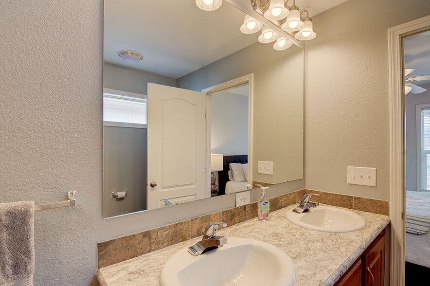 Building Photo - 120 Barnwood Cir