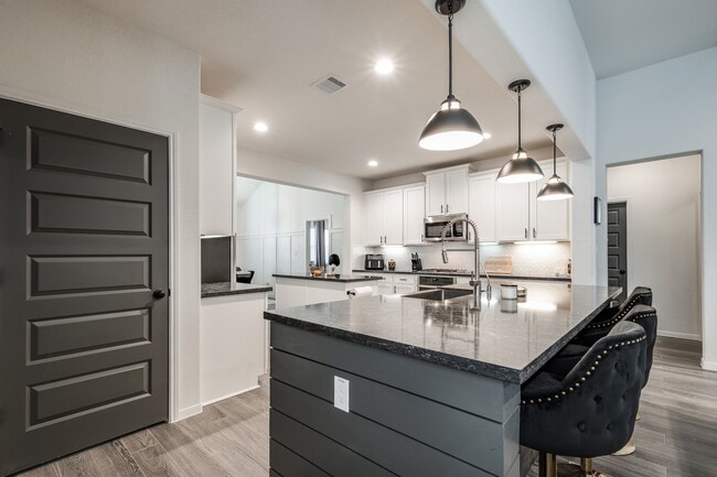 Building Photo - 14231 Angelina Dr