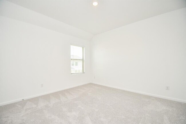 Building Photo - 5624 Frst Cv Dr