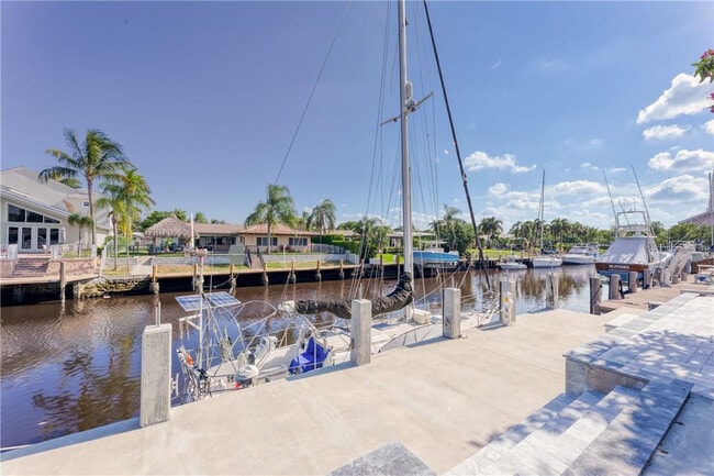 Building Photo - 2680 NE 24th St