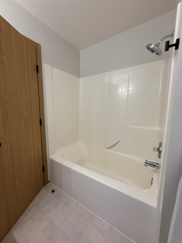 Building Photo - 7104 SE Kansas St