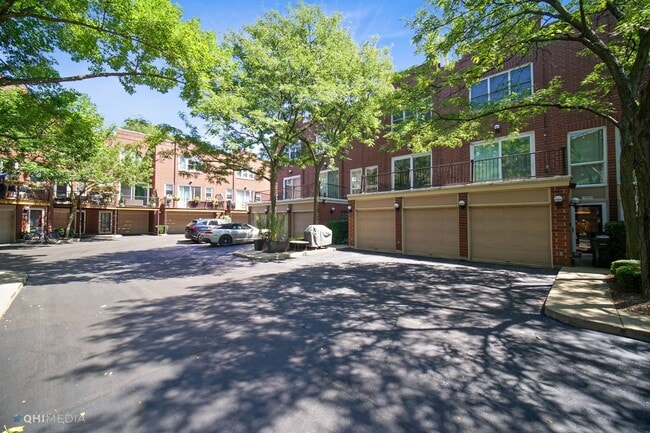 Building Photo - 1730 W Terra Cotta Pl