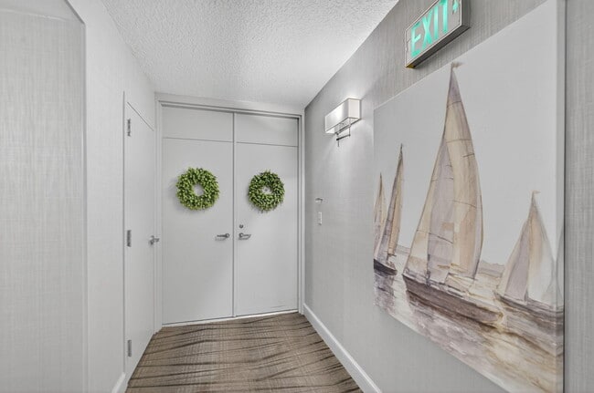 Building Photo - 5540 N Ocean Dr