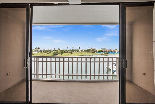 Building Photo - 450 Treasure Island Causeway