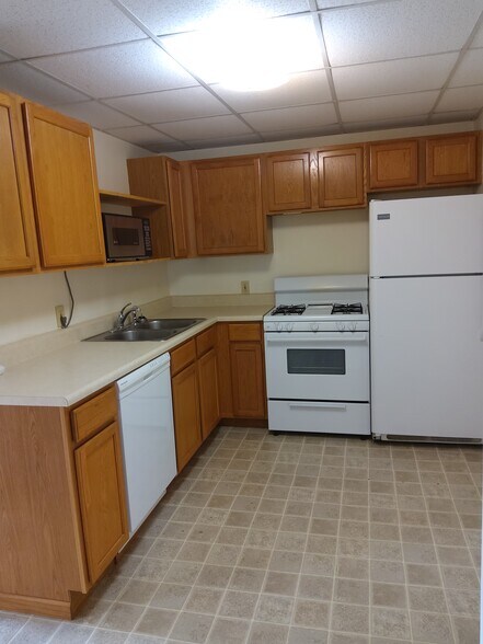Kitchen - 502 N Franklin St