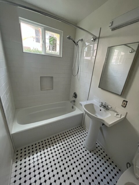 Building Photo - 5341 Loma Linda Ave