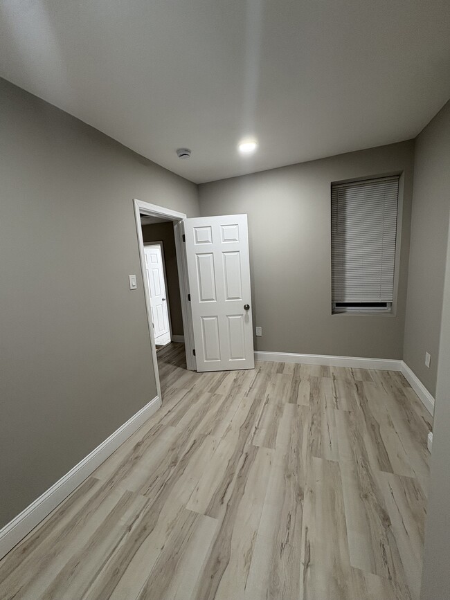 Building Photo - 2229 N Hancock St