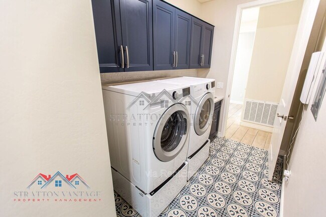 Building Photo - 5100 E Rancho Paloma Dr