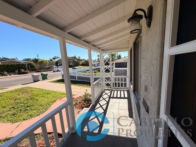 Building Photo - 2412 Chicago St