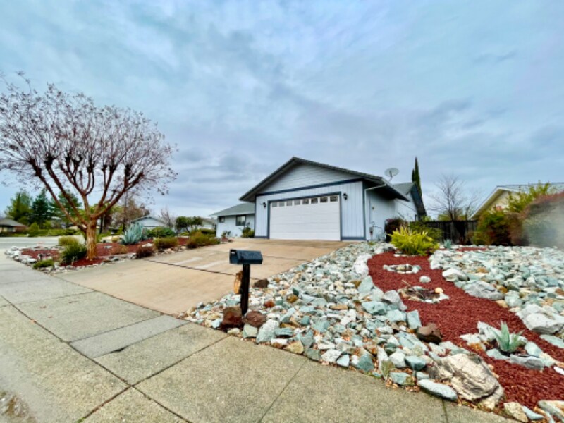 Building Photo - 3640 Elizabeth Way