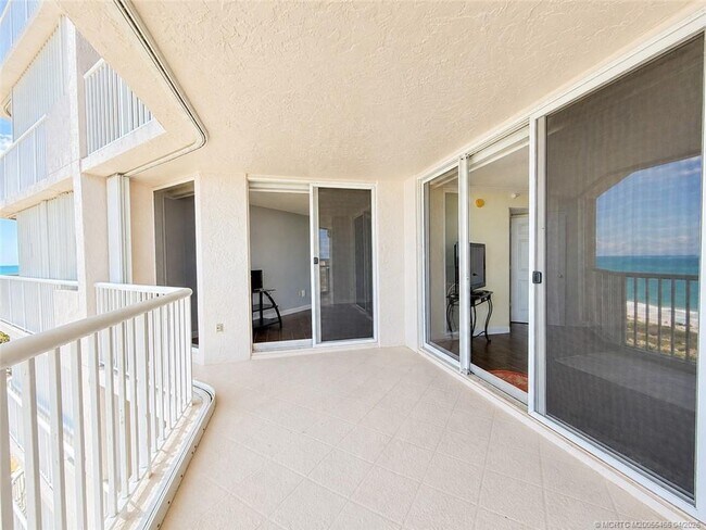 Building Photo - 5051 N Hwy A1A