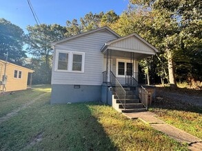 Building Photo - (PAINTING / CLEANING - to still be complet...