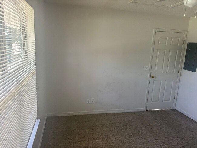 Building Photo - 567 Florosa Ct