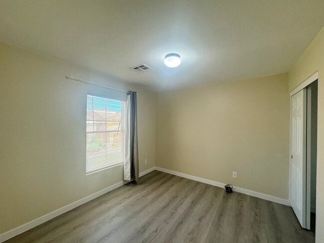 Building Photo - 8305 Golden Amber St