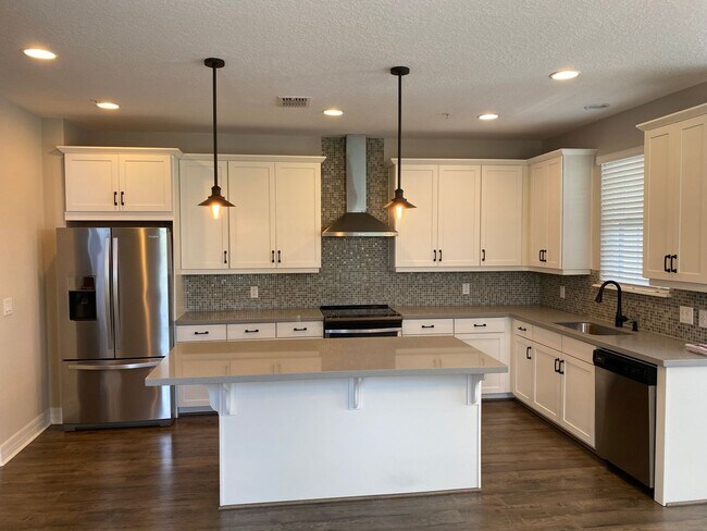 Building Photo - 1061 Clifton Springs Ln