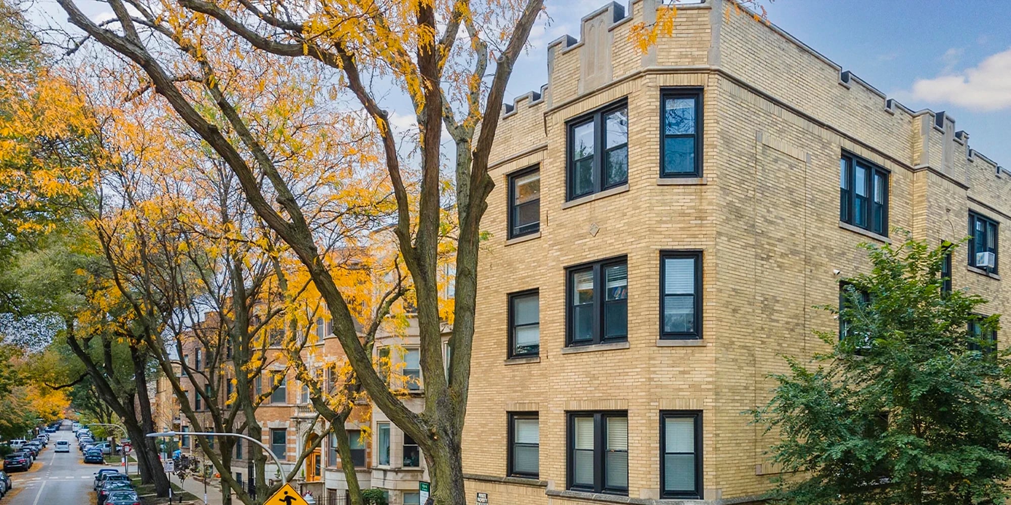 Building Photo - 648 W Roscoe St